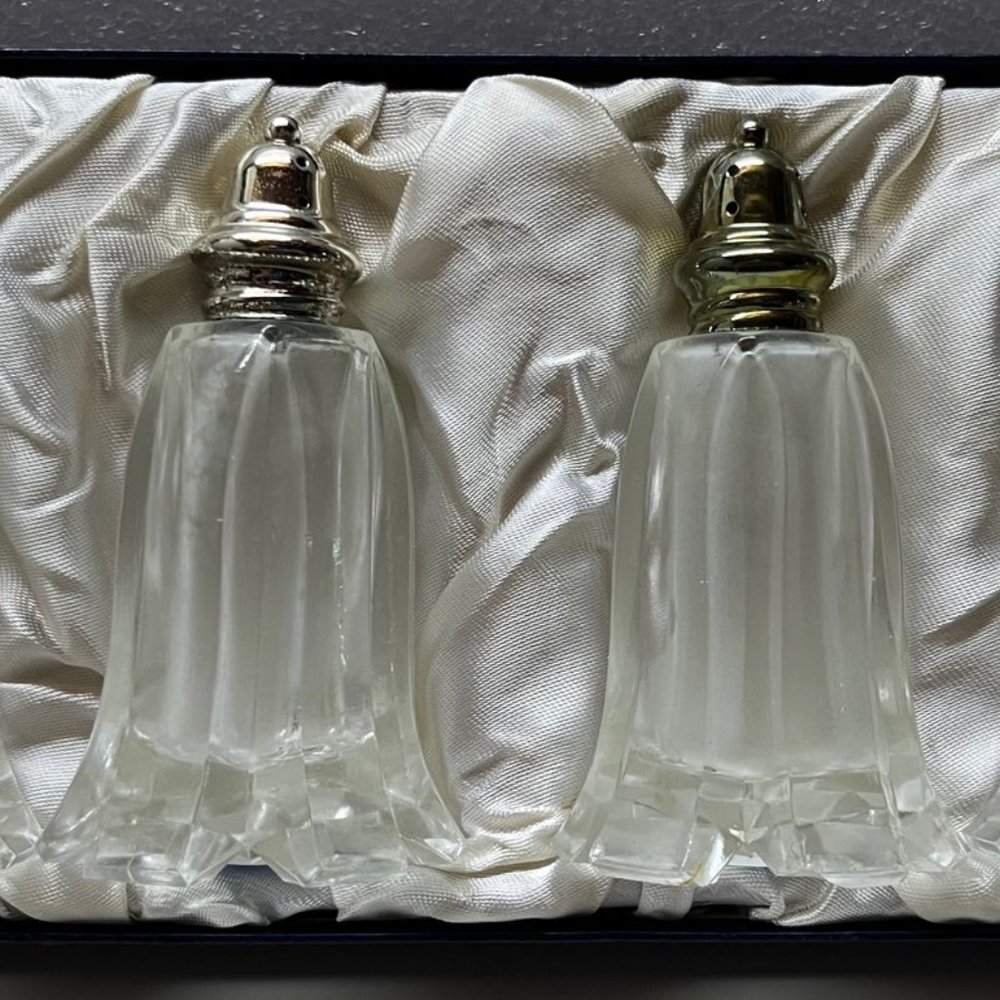FB Rogers Silver Plated Salt and Pepper Shakers (4)